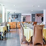 Du Manet 4*