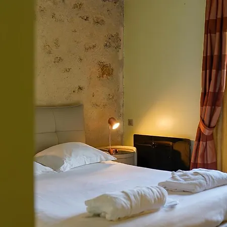 Du Manet 4* Montigny-le-Bretonneux